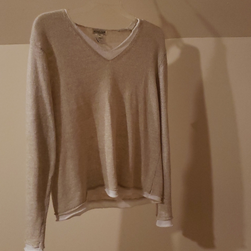 Like new, 100% linen sweater sz m